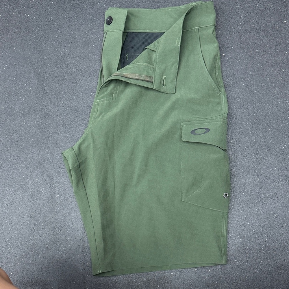 Oakley Men's Olive Cargo Shorts